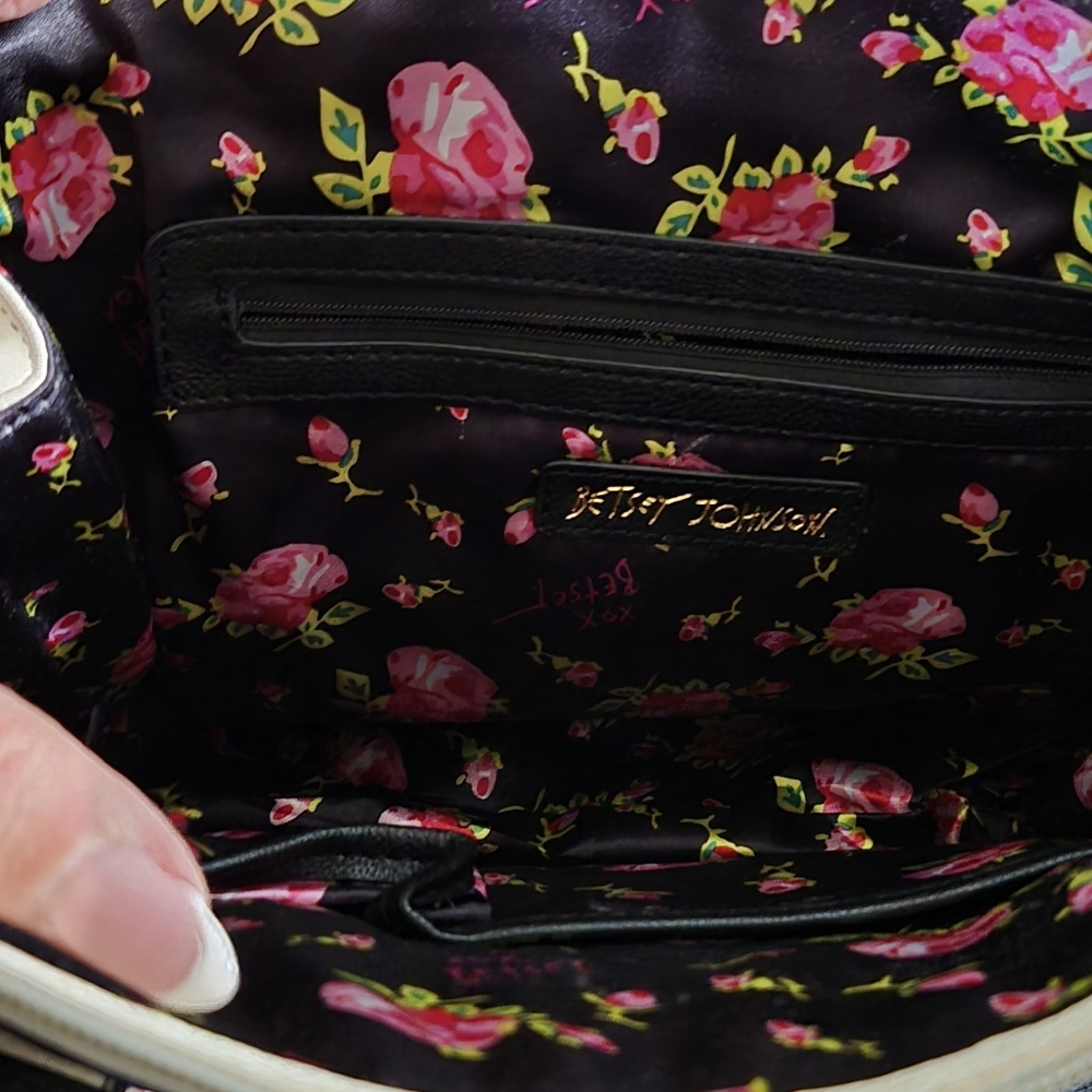 Betsey Johnson Black Quilted Crossbody Bag - Picture 5 of 8